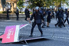 Madrid Hosts Final Stage Of The Vuelta Ciclista A España Marked By Pro-Palestinian Protests