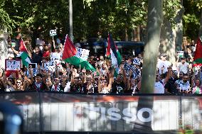 Madrid Hosts Final Stage Of The Vuelta Ciclista A España Marked By Pro-Palestinian Protests