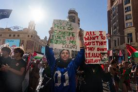 Madrid Hosts Final Stage Of The Vuelta Ciclista A España Marked By Pro-Palestinian Protests