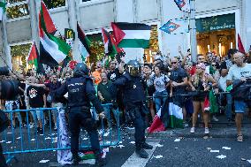 Madrid Hosts Final Stage Of The Vuelta Ciclista A España Marked By Pro-Palestinian Protests