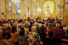 Aleppo Christians Mark Feast of the Cross