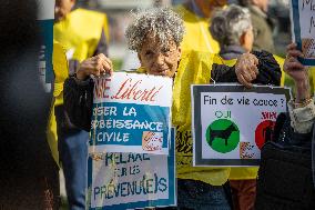 Support of 12 assisted-suicide activists at the opening of their trial - Paris