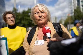 Support of 12 assisted-suicide activists at the opening of their trial - Paris