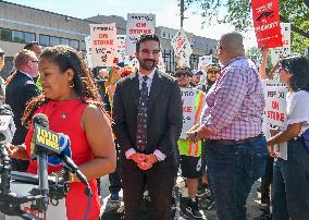 Mamdani Rallies with Striking Members of Teamsters Local 210 in Bronx, NY