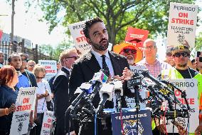 Mamdani Rallies with Striking Members of Teamsters Local 210 in Bronx, NY