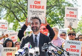 Mamdani Rallies with Striking Members of Teamsters Local 210 in Bronx, NY