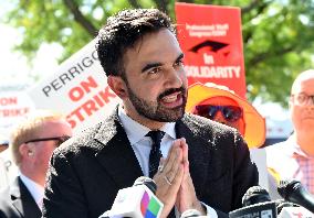 Mamdani Rallies with Striking Members of Teamsters Local 210 in Bronx, NY