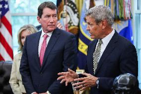 DC: President Trump Signs a Presidential Memorandum in Oval Office
