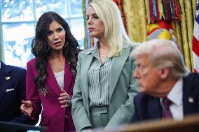 DC: President Trump Signs a Presidential Memorandum in Oval Office