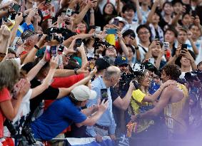 Duplantis Breaks World Pole Vault Record - Tokyo