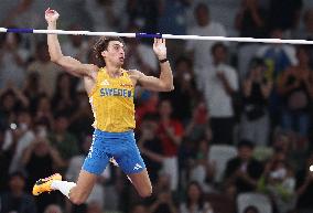 Duplantis Breaks World Pole Vault Record - Tokyo