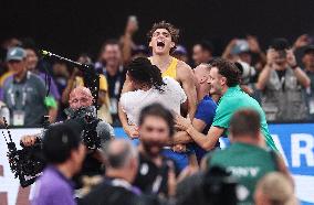 Duplantis Breaks World Pole Vault Record - Tokyo