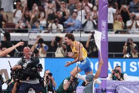 Duplantis Breaks World Pole Vault Record - Tokyo