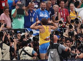 Duplantis Breaks World Pole Vault Record - Tokyo