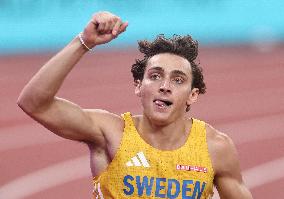 Duplantis Breaks World Pole Vault Record - Tokyo