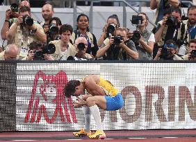 Duplantis Breaks World Pole Vault Record - Tokyo