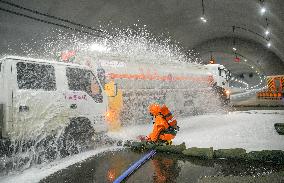 Drill For Sudden Incidents in High-speed Tunnels ?