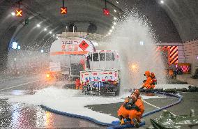 Drill For Sudden Incidents in High-speed Tunnels ?