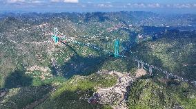 Huajiang Canyon Bridge