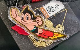 International Gold Prices and Goods Economy