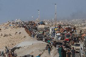 Palestinians Flee Northern Gaza after Intensified Israeli Attacks - Gaza City
