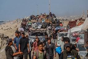Palestinians Flee Northern Gaza after Intensified Israeli Attacks - Gaza City