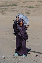 Palestinians Flee Northern Gaza after Intensified Israeli Attacks - Gaza City