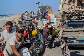 Palestinians Flee Northern Gaza after Intensified Israeli Attacks - Gaza City