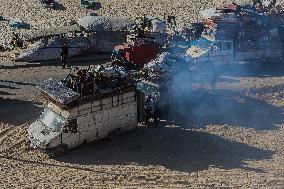 Palestinians Flee Northern Gaza after Intensified Israeli Attacks - Gaza City