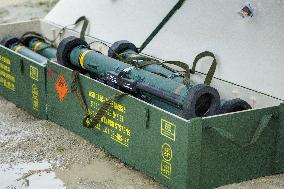 Anti-tank weapon training with Instalaza C90