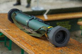 Anti-tank weapon training with Instalaza C90