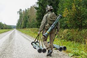 Anti-tank weapon training with Instalaza C90