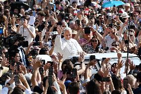 Pope Leo XIV Leads The General Audience - Vatican