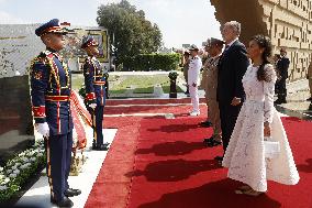Spansih Royals Tomb of The Unknown Soldier - Cairo