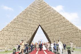 Spansih Royals Tomb of The Unknown Soldier - Cairo