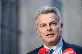 French PM Meets With Communiste Party - Paris AJ