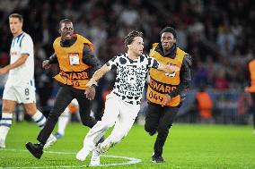 Champions League Match PSG vs Atalanta Pitch Invasion - Paris