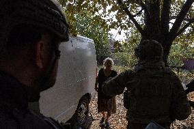 Ukraine War Civilians Evacuation - Kostyantynivka