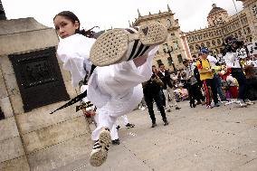 Athletes demonstrate Against Cut in the 2026 Budget of Colombia's Ministery of Sports