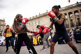 Athletes demonstrate Against Cut in the 2026 Budget of Colombia's Ministery of Sports