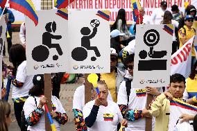 Athletes demonstrate Against Cut in the 2026 Budget of Colombia's Ministery of Sports