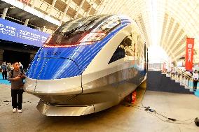 China First Chinese Standard Intelligent Urban Train Unveiled