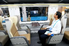 China First Chinese Standard Intelligent Urban Train Unveiled