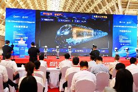 China First Chinese Standard Intelligent Urban Train Unveiled