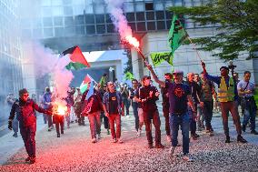 Railway Unions Protesters Inside Bercy - Paris