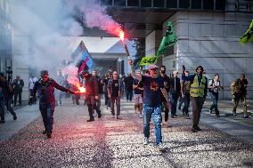 Railway Unions Protesters Inside Bercy - Paris