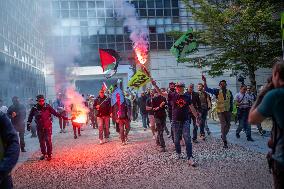 Railway Unions Protesters Inside Bercy - Paris