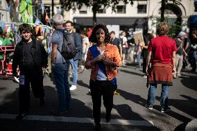 Nationwide Strikes Over Budget - Paris