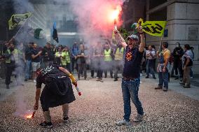 Railway Unions Protesters Inside Bercy - Paris