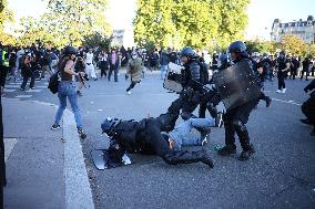 Nationwide Strikes Over Budget - Paris